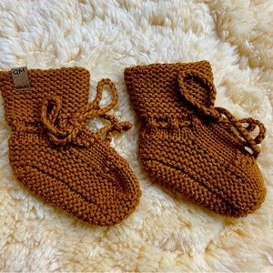 Quincy Mae Knit Booties 0-6M